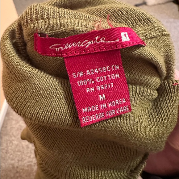 Thin Turtleneck Sweater - Picture 3 of 3